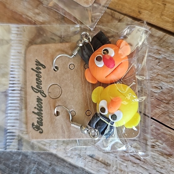Set of 2 NEW Cute BERT & ERNIE and RAINBOW POPSICLE Earrings - Picture 2 of 3